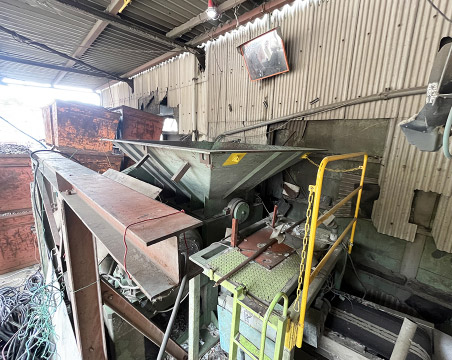 破砕機 1台